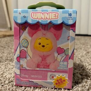 (Piglet) Winnie Surprise Box Pendant - Miniso